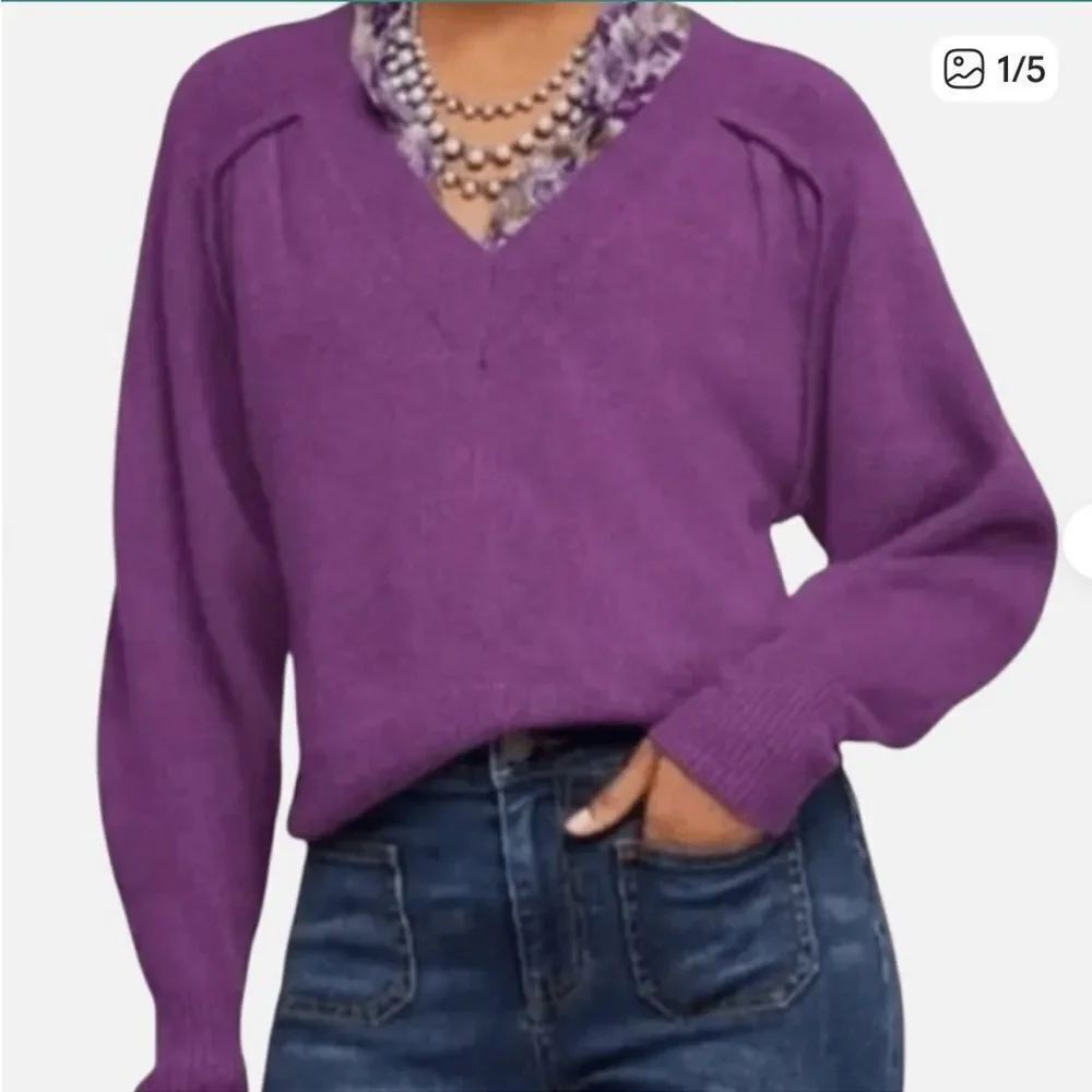 Cabi Luxury V-Neck Pullover Sweater Violet Purple